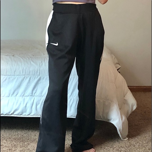 nike wide leg